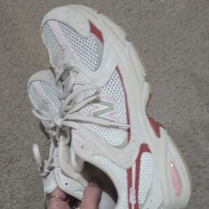 New Balance Grade SCHOOL 6 530s Sneakers - White and Red